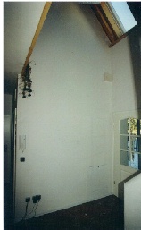 [Wand im Treppenhaus]